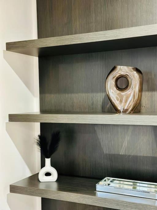 Cosy, Centrally Located Studio With Gated Parking! Лоубъро Екстериор снимка